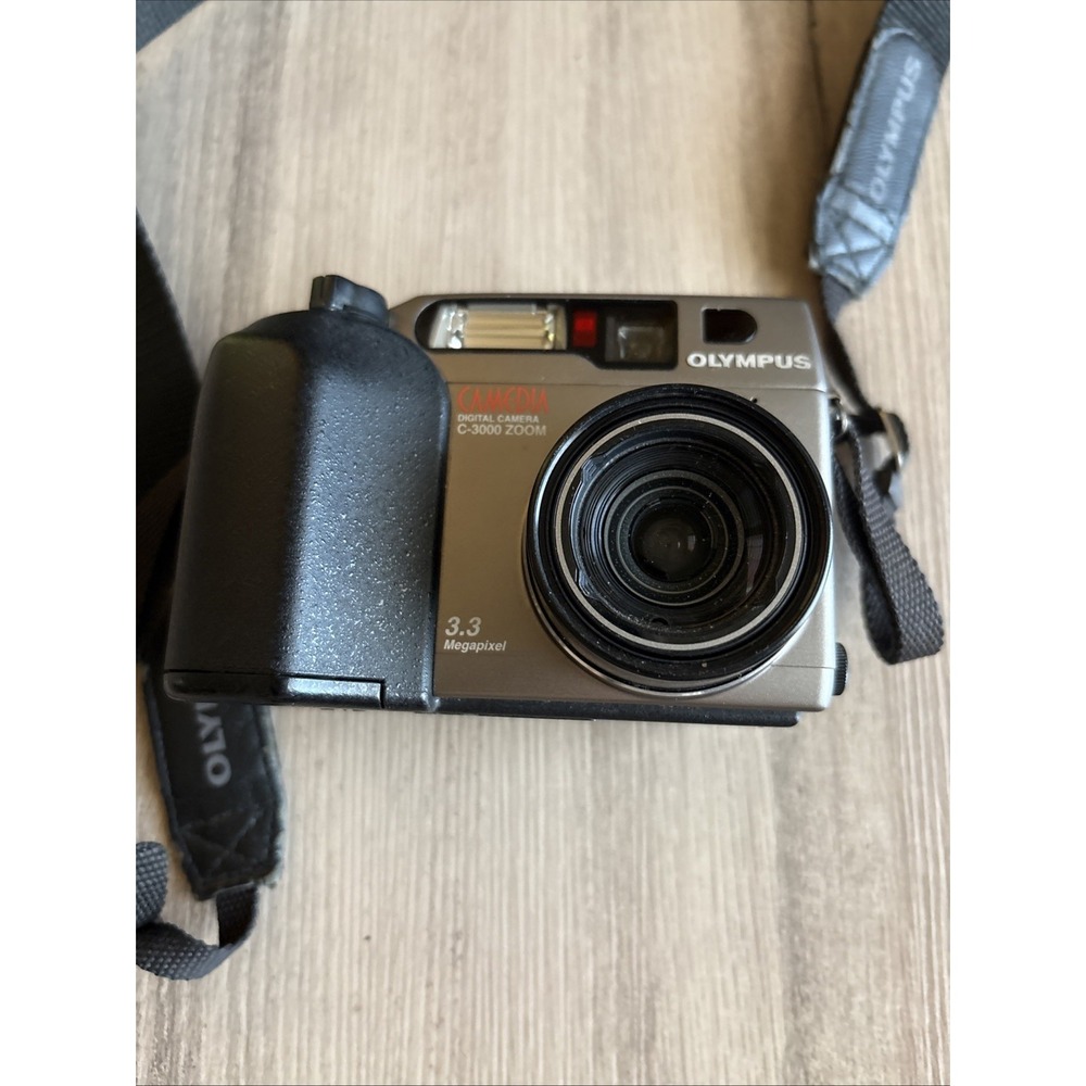 Olympus CAMEDIA C-3000 Zoom 3.3MP Digital Camera Gray C-3000ZOOM Tested